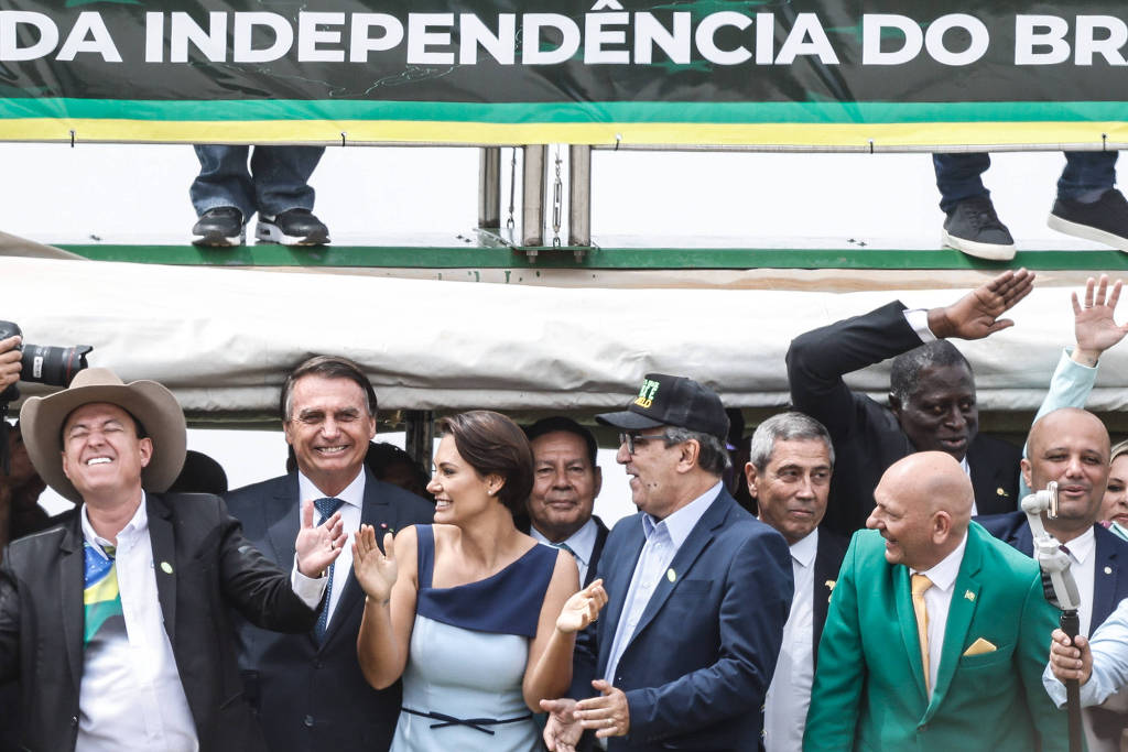 Bolsonaro captura o 7 de Setembro com comícios, machismo e ameaças repetidas